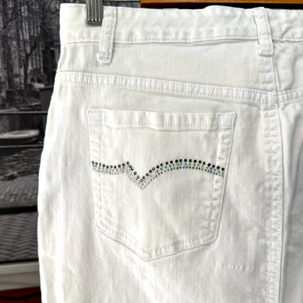 Jones New York Women Sutton Pencil Skirt White Denim Stretch Size 10 Slimming - Picture 4 of 9